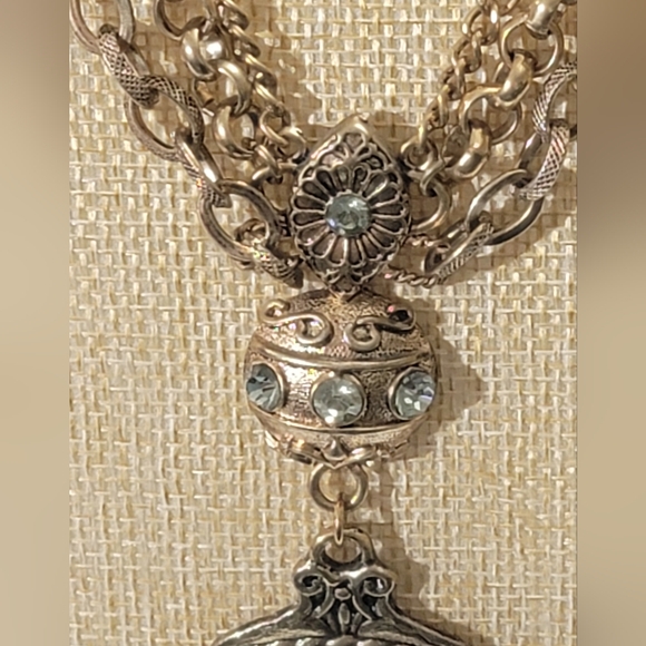 Floral Cameo Ornate Pendant Three Strand Statement Necklace - Picture 4 of 12